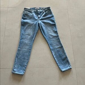 GUESS Women's Mid-Rise Sexy Curve Stretch Skinny Jeans Size 31 x 29. NWT